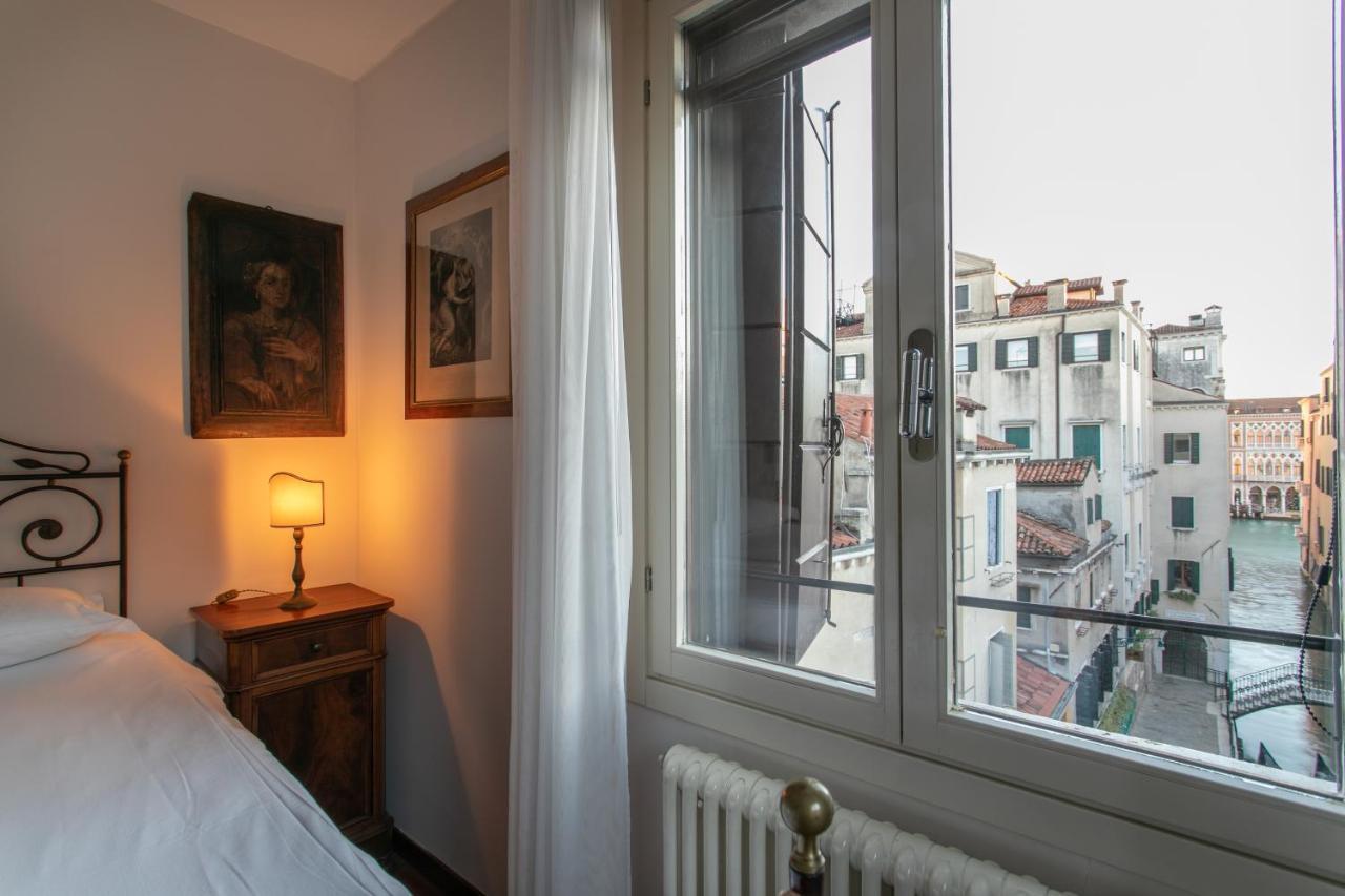 Ca' Al Giglio - Appartamento Vista Canale Венеція Екстер'єр фото