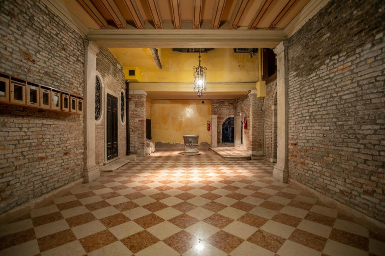Ca' Al Giglio - Appartamento Vista Canale Венеція Екстер'єр фото